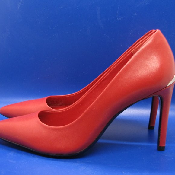 Calvin Klein Ronna Nappa Crimson Red Leather 3.5" Pointy Toe Sz 7 EU 37 - Picture 2 of 11